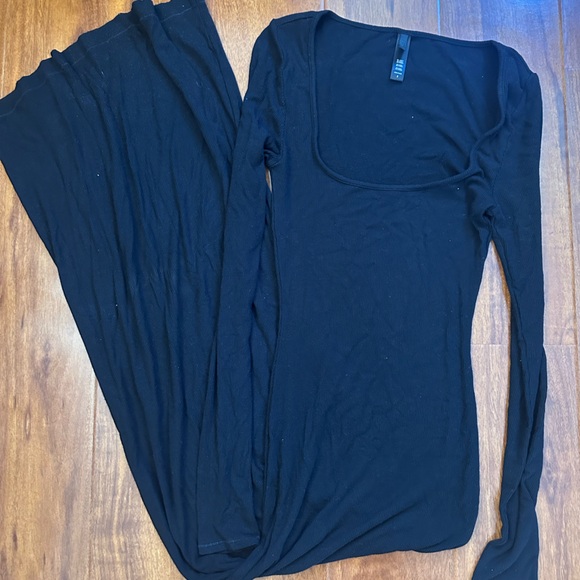 Skims Black Maxi Dress - Picture 1 of 2